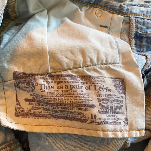 High waisted Levi shorts - Picture 5 of 7